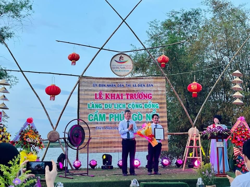 UBND tỉnh Quảng Nam trao quyết định công nhận điểm du lịch địa phương cho Làng du lịch cộng đồng Cẩm Phú – Gò Nổi.